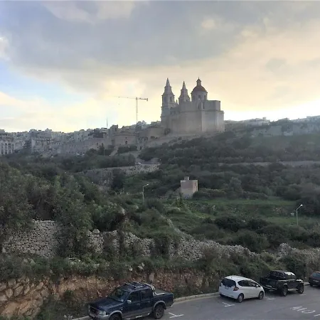 Apartmán Luxury Penthouse With Sea & Country Views