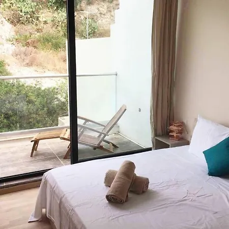 Luxury Penthouse With Sea & Country Views Apartmán