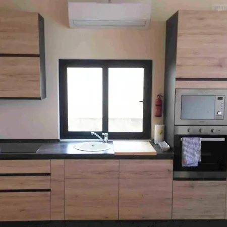 Luxury Penthouse With Sea & Country Views *